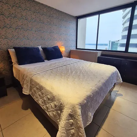 Departamento Moderno Hermosa Vista Al Rio Y Ciudad Guayaquil Exterior photo