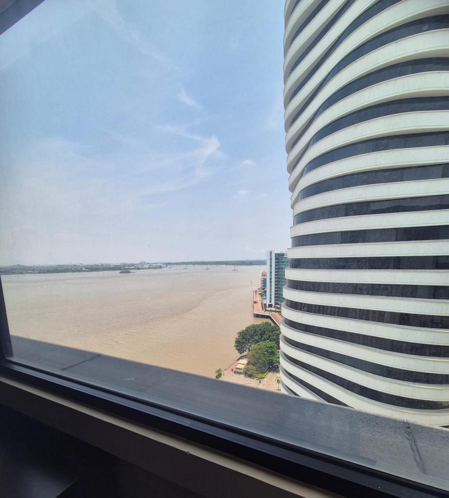 Departamento Moderno Hermosa Vista Al Rio Y Ciudad * Guayaquil
